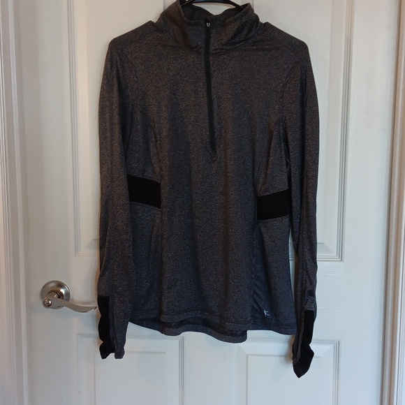 Women's long sleeve exercise top - Picture 2 of 6